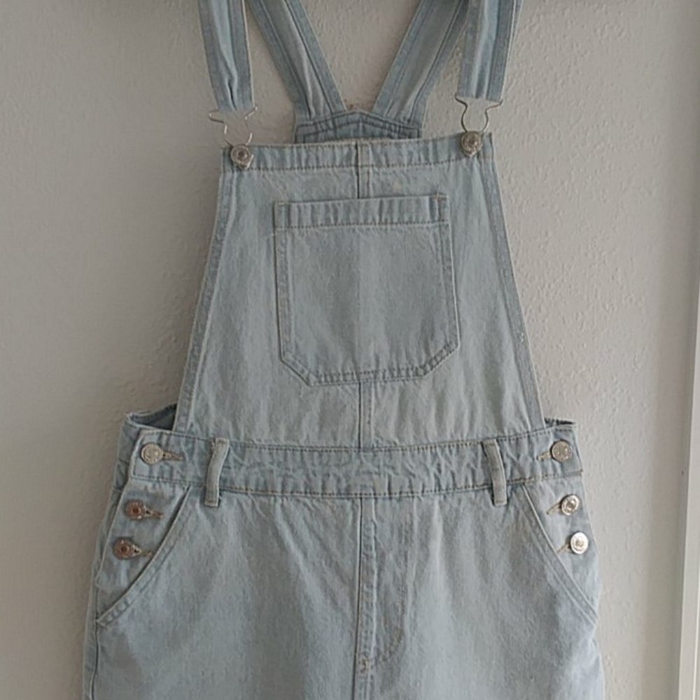 Forever 21 Light Wash Denim Overalls